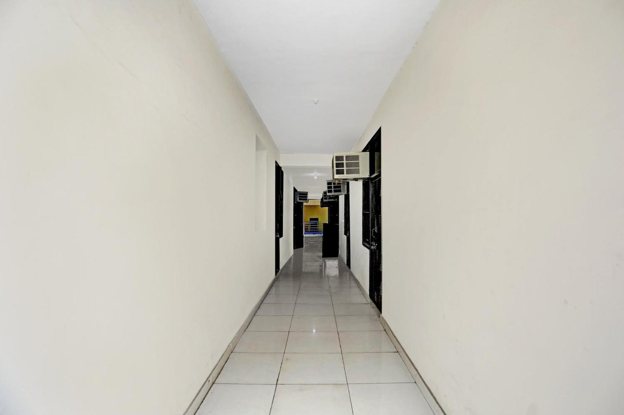 Hotel O Vrinda Residency Noida Kültér fotó