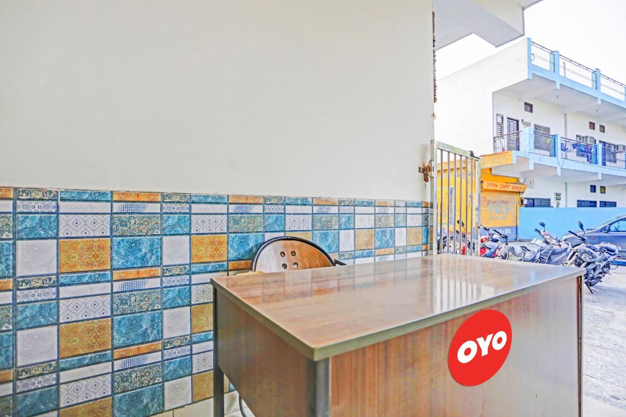 Hotel O Vrinda Residency Noida Kültér fotó